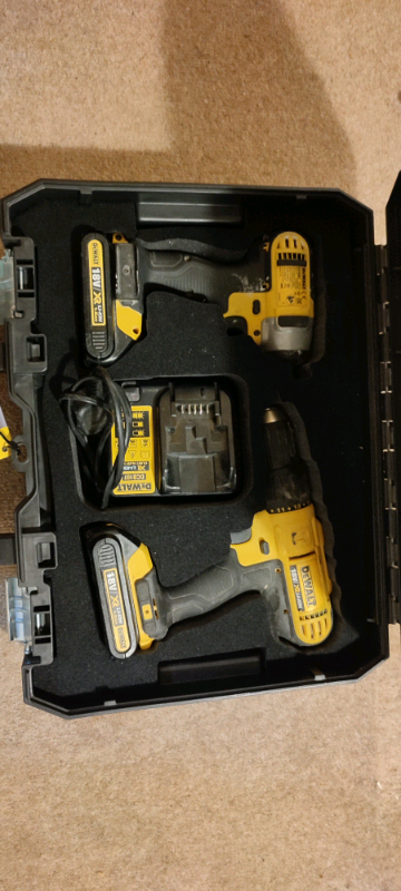 DeWalt XR 1.5Ah Li-ion Cordless Combi 